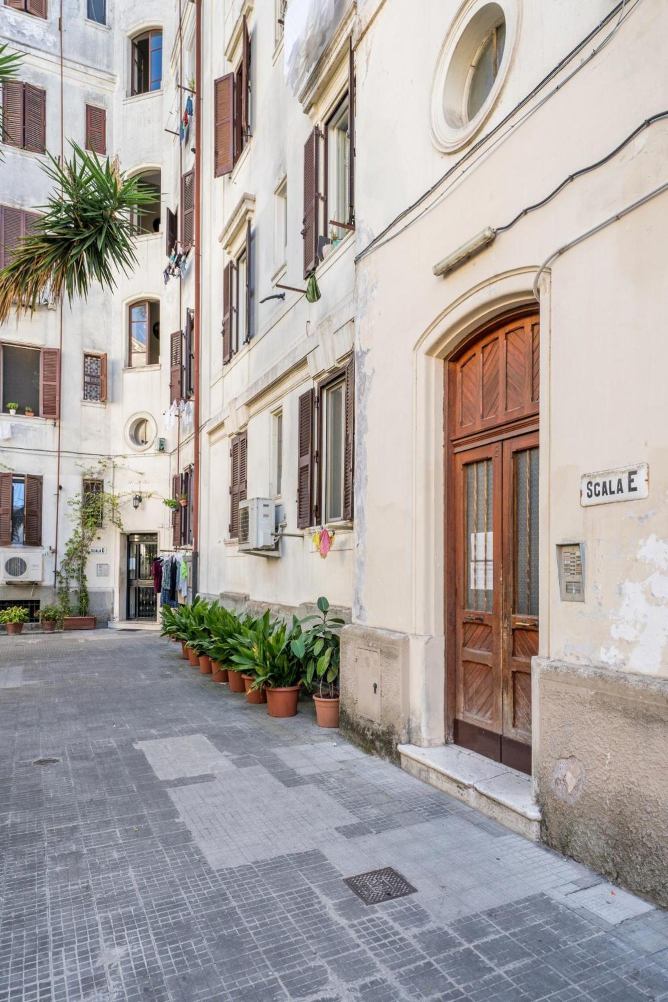 Fisher'S Apartment In Testaccio Roma Esterno foto